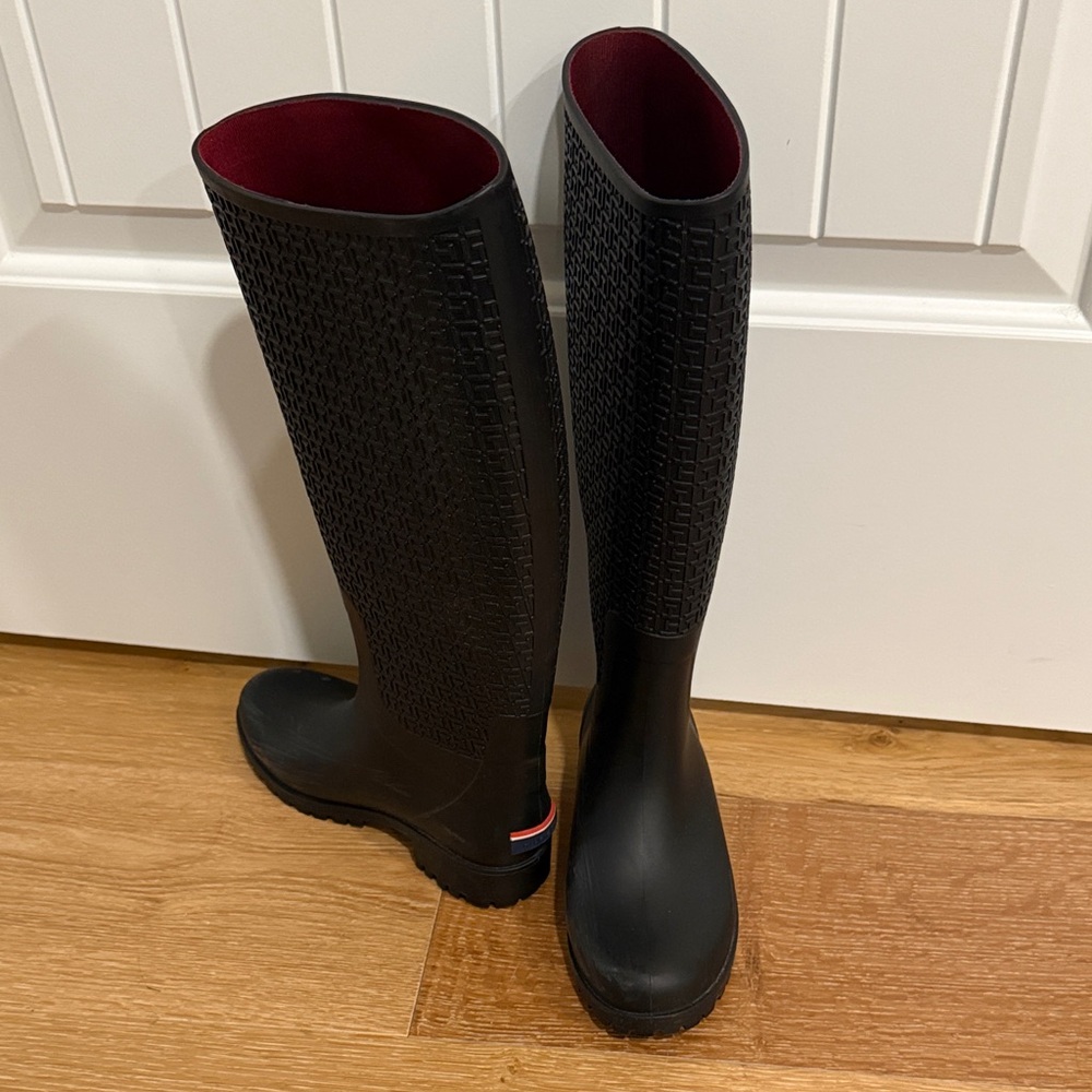 TOMMY HILFIGER Stylish Black Women's Boots